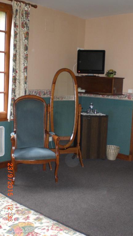 Auberge De L'Atre Quarre-les-Tombes Phòng bức ảnh